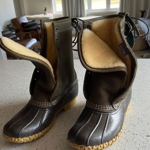 Unworn beautiful LL Bean signature boots. Size 7.